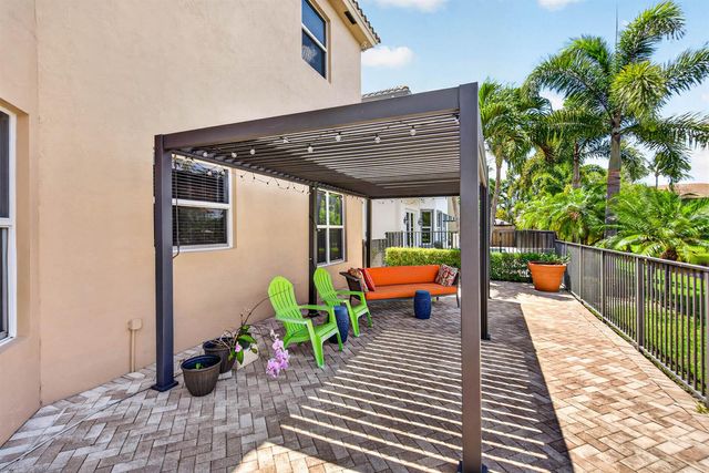 9898 Coronado Lake Drive, Boynton Beach, FL 33437