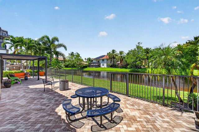 9898 Coronado Lake Drive, Boynton Beach, FL 33437