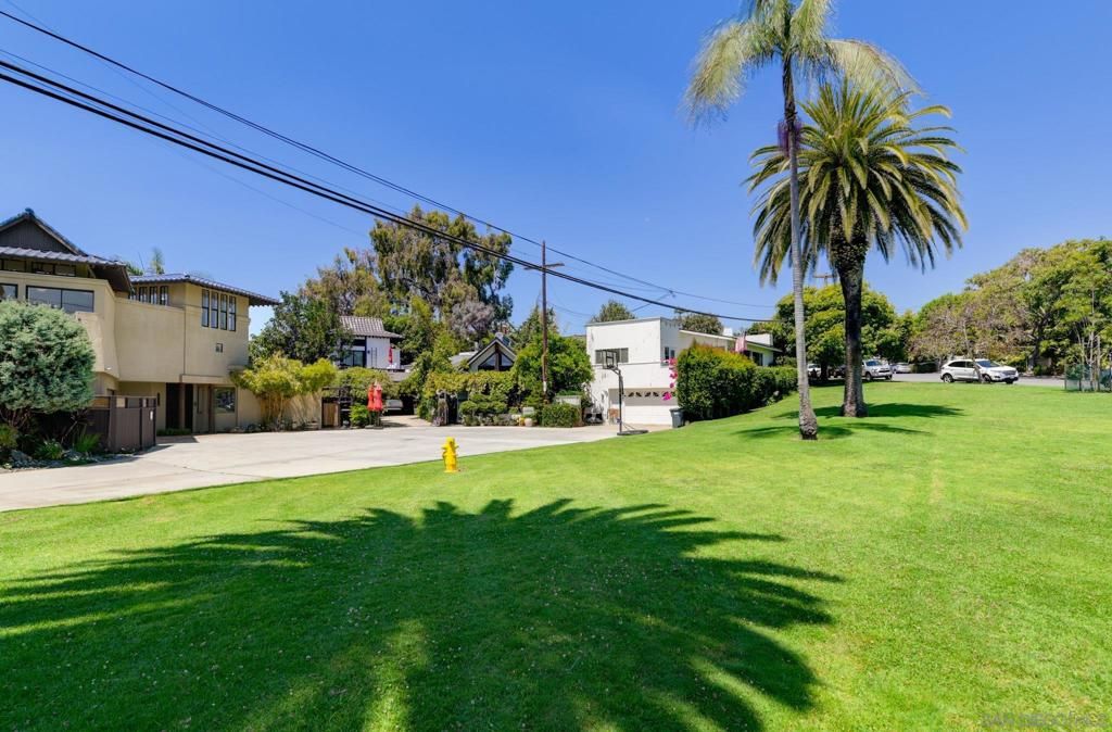 Image 4 of property listing at 1506 Park View Place, Coronado, CA 92118