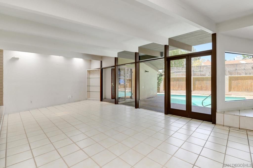 Image 5 of property listing at 1506 Park View Place, Coronado, CA 92118