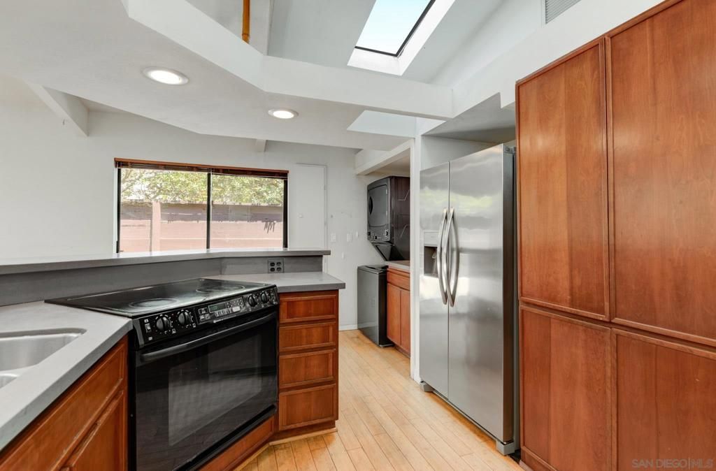 Image 9 of property listing at 1506 Park View Place, Coronado, CA 92118
