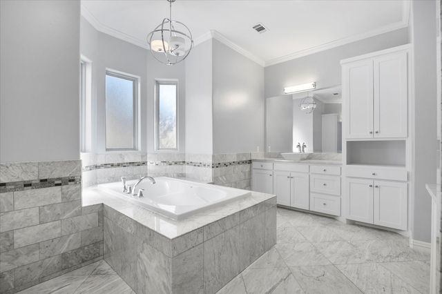 236 Summer Tanager Lane, Heath, TX 75032