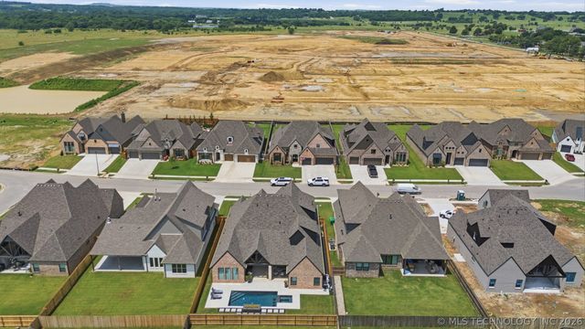 14257 S Delaware Place, Bixby, OK 74008