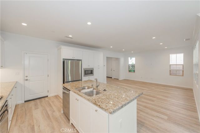 158 Damsel, Irvine, CA 92620