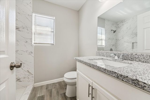 5320 Bell St, Houston, TX 77023