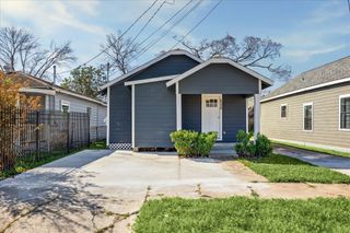 5320 Bell St, Houston, TX 77023