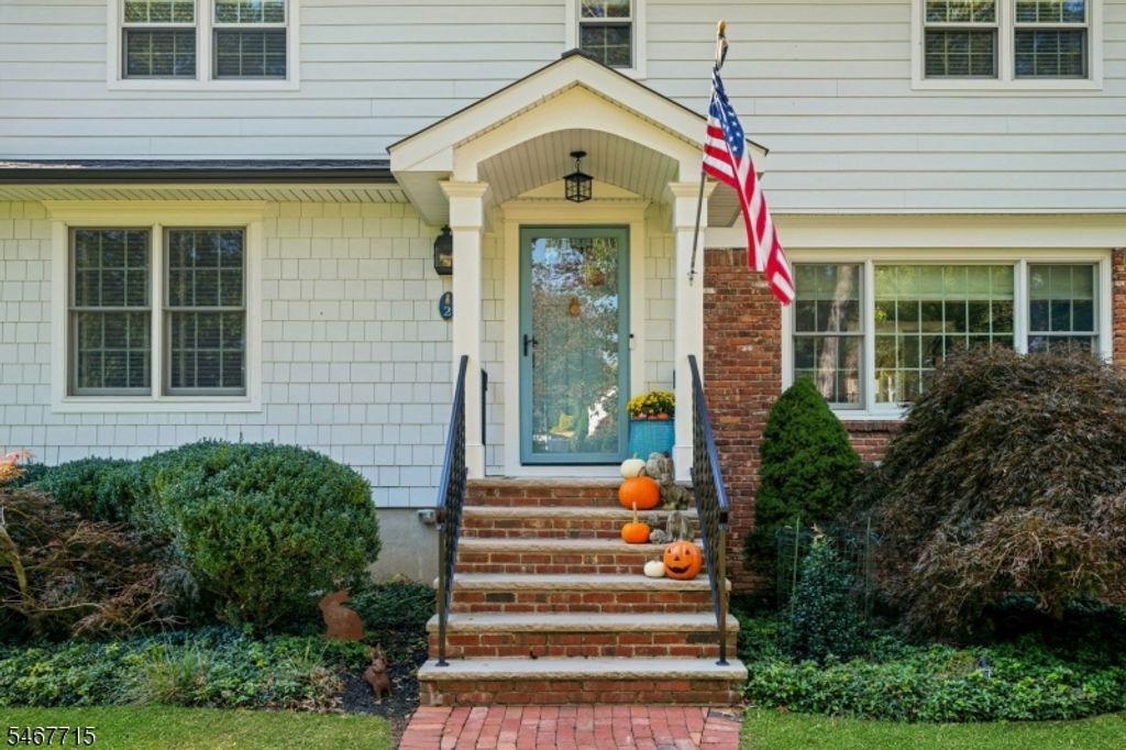 2 Mansfield Ct, Mendham Boro, NJ 07945 — photo 2