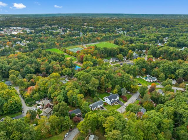 42 Freeport Dr, Burlington, MA 01803