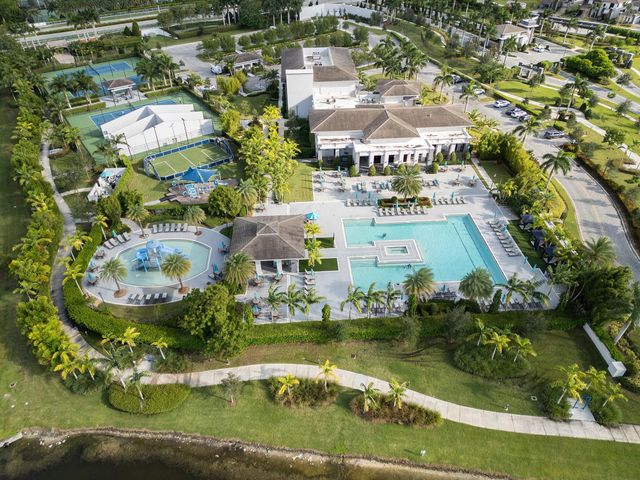 10660 S Lago Vista Cir, Parkland, FL 33076