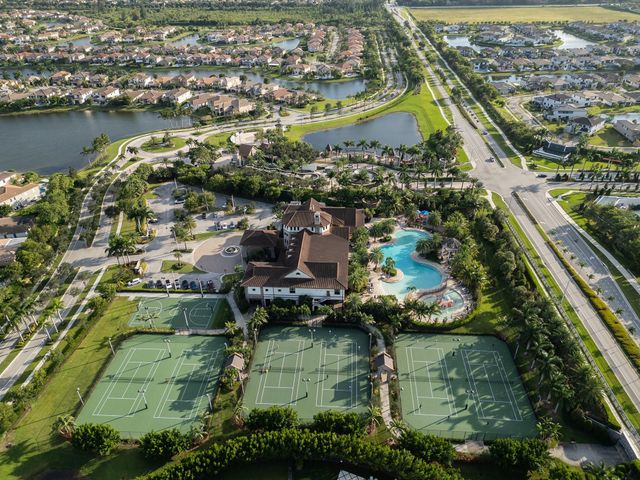 10660 S Lago Vista Cir, Parkland, FL 33076