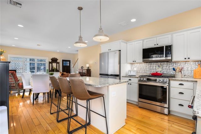 80 Spindrift Street, Jamestown, RI 02835