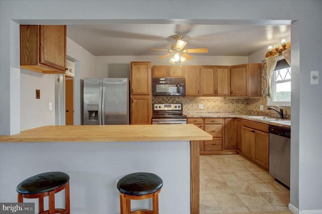 108 WILLOW DR, Shippensburg, PA 17257