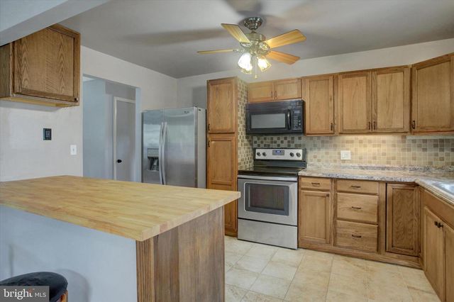 108 WILLOW DR, Shippensburg, PA 17257