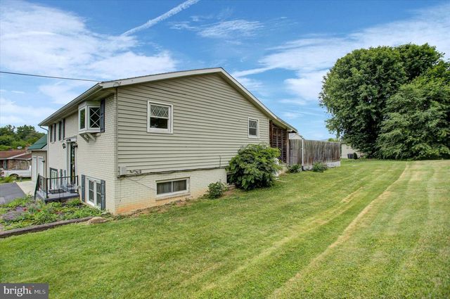 108 WILLOW DR, Shippensburg, PA 17257