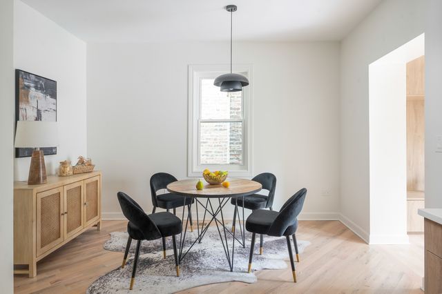 2854 N Francisco Avenue, Chicago, IL 60618