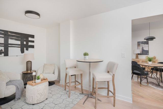 2854 N Francisco Avenue, Chicago, IL 60618