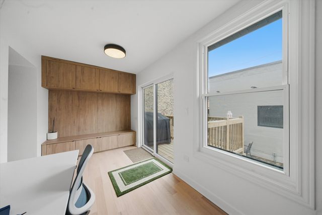 2854 N Francisco Avenue, Chicago, IL 60618