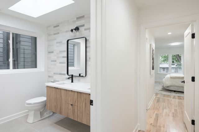 2854 N Francisco Avenue, Chicago, IL 60618