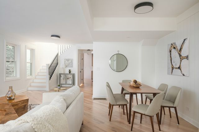 2854 N Francisco Avenue, Chicago, IL 60618