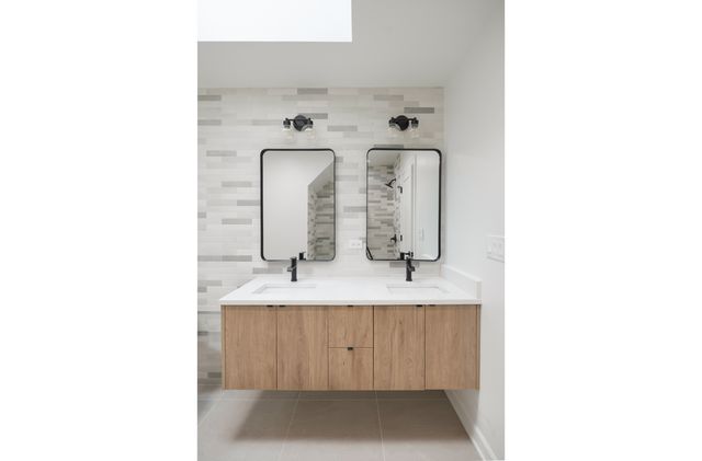 2854 N Francisco Avenue, Chicago, IL 60618