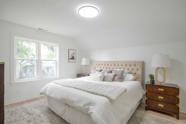 2854 N Francisco Avenue, Chicago, IL 60618