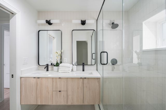 2854 N Francisco Avenue, Chicago, IL 60618