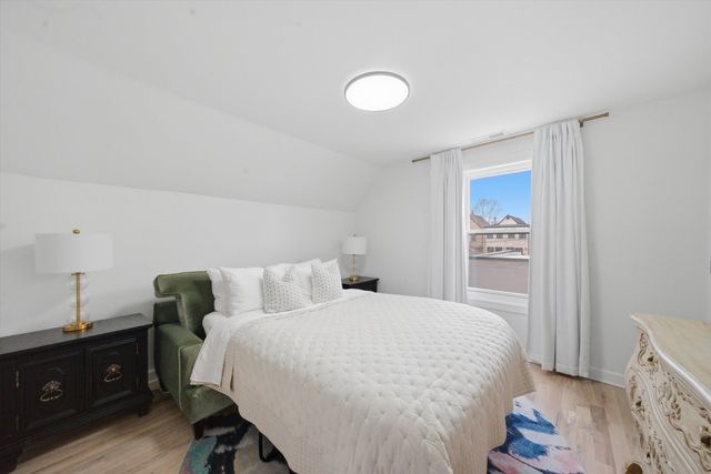 2854 N Francisco Avenue, Chicago, IL 60618