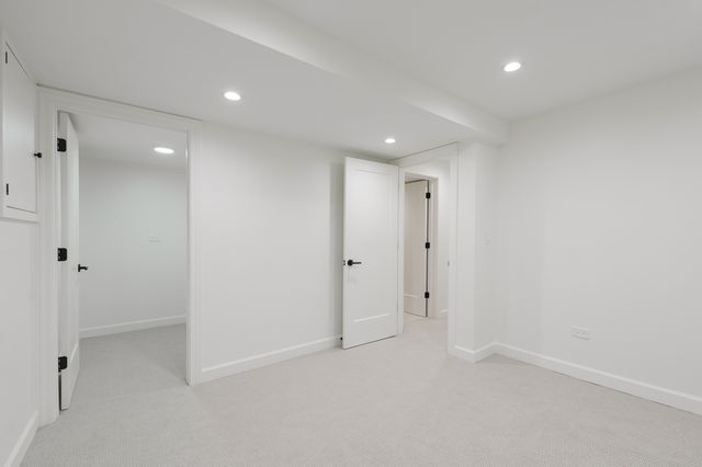 2854 N Francisco Avenue, Chicago, IL 60618