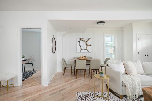 2854 N Francisco Avenue, Chicago, IL 60618