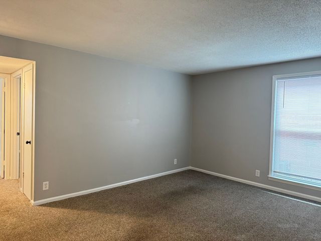 526 Main St Apt 5, Clarksville, TN 37040