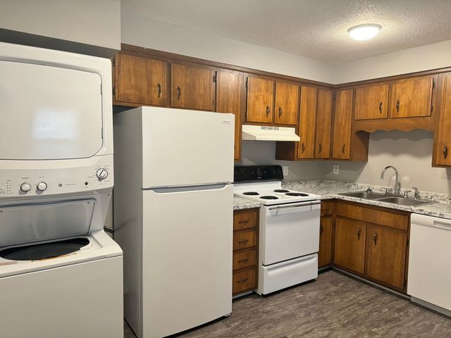 526 Main St Apt 5, Clarksville, TN 37040