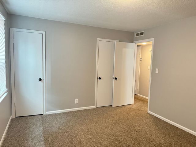 526 Main St Apt 5, Clarksville, TN 37040