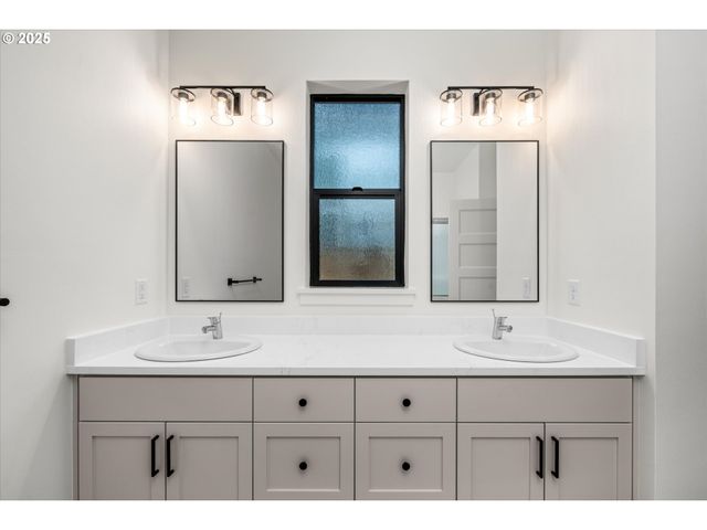 88116 WYMORE Ln, Veneta, OR 97487