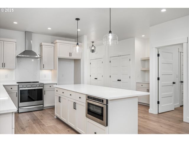 88116 WYMORE Ln, Veneta, OR 97487