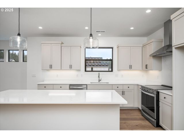 88116 WYMORE Ln, Veneta, OR 97487