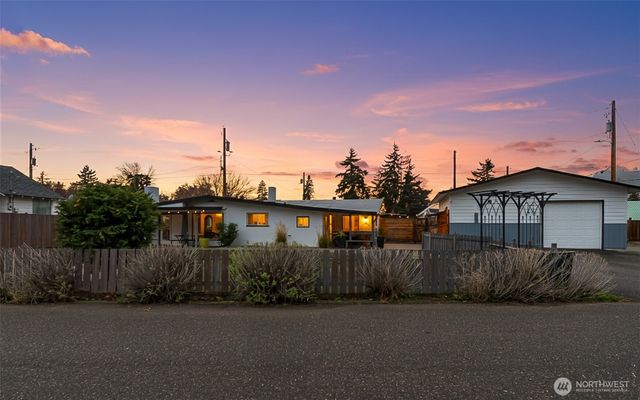 211 Riverfront Drive, Cashmere, WA 98815