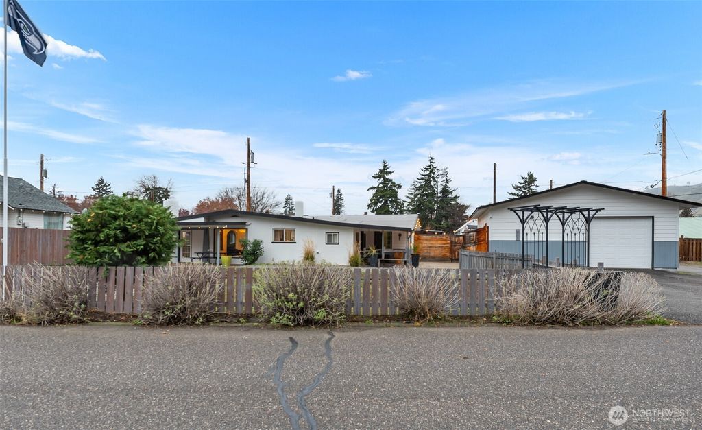 211 Riverfront Drive, Cashmere, WA 98815