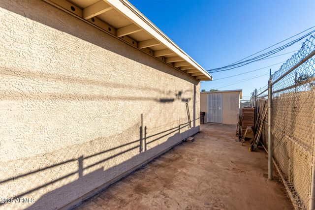 2107 W GLENROSA Avenue, Phoenix, AZ 85015