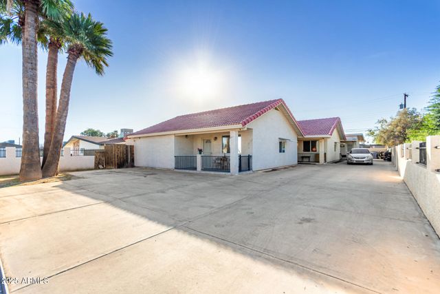 2107 W GLENROSA Avenue, Phoenix, AZ 85015