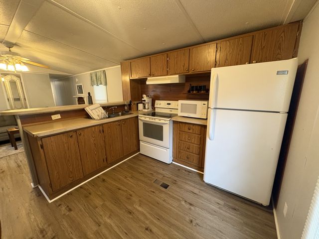 116 Landiss Ave, Cumberland City, TN 37050
