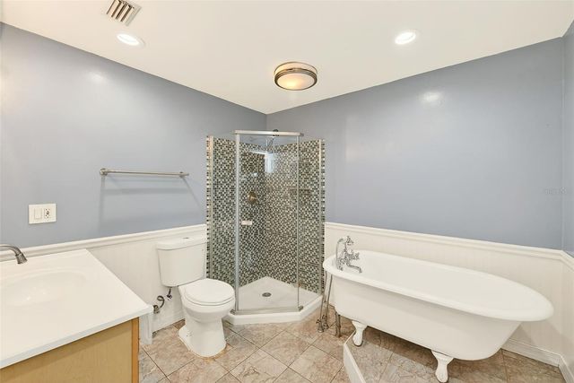 1465 BAYVIEW DRIVE, Clearwater, FL 33756