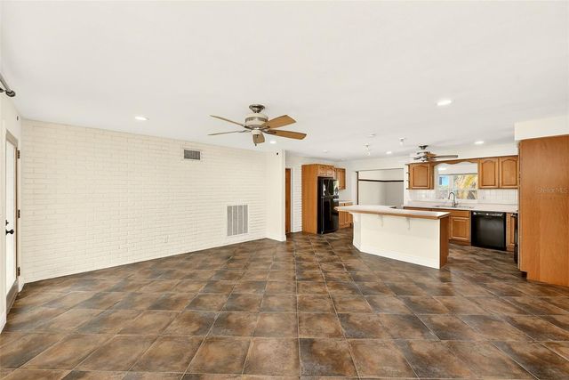 1465 BAYVIEW DRIVE, Clearwater, FL 33756