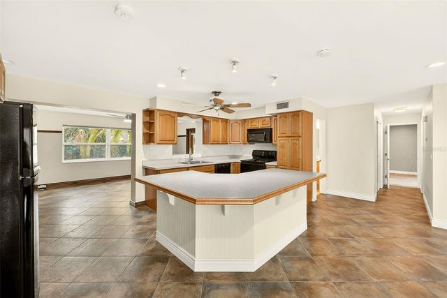 1465 BAYVIEW DRIVE, Clearwater, FL 33756