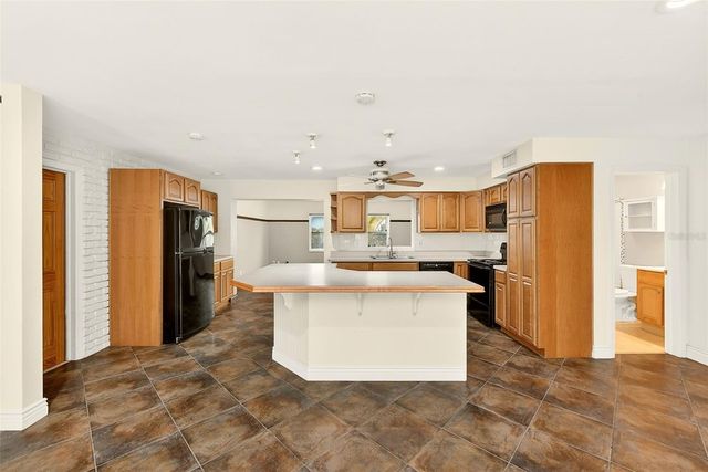 1465 BAYVIEW DRIVE, Clearwater, FL 33756