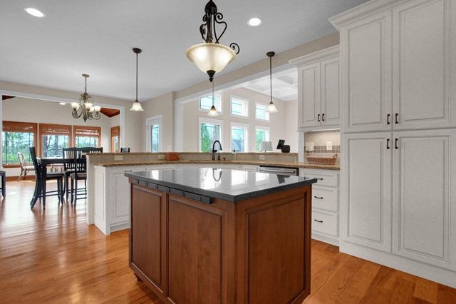 1551 Riverwood Lane, Powell, OH 43065