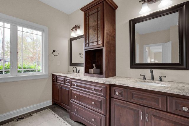 1551 Riverwood Lane, Powell, OH 43065