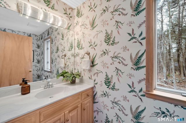 24 Thompson Hill Road, Canton, CT 06019