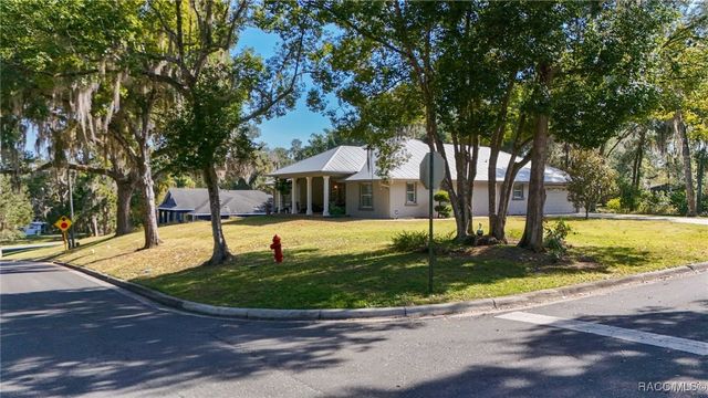 709 Zephyr Street, Inverness, FL 34453