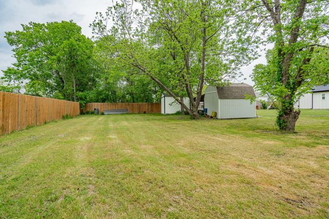 813 Live Oak Street, Royse City, TX 75189
