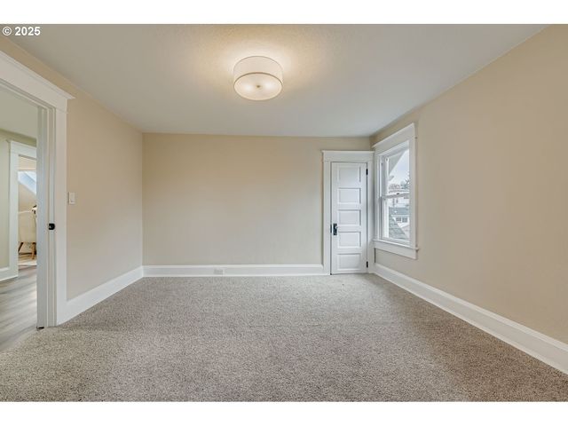 3015 Se GLADSTONE St, Portland, OR 97202